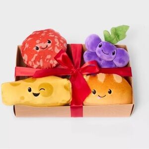 Gigglescape Cheese Charcuterie Board Plush Box Set of 4 Stuffed Animals NWT